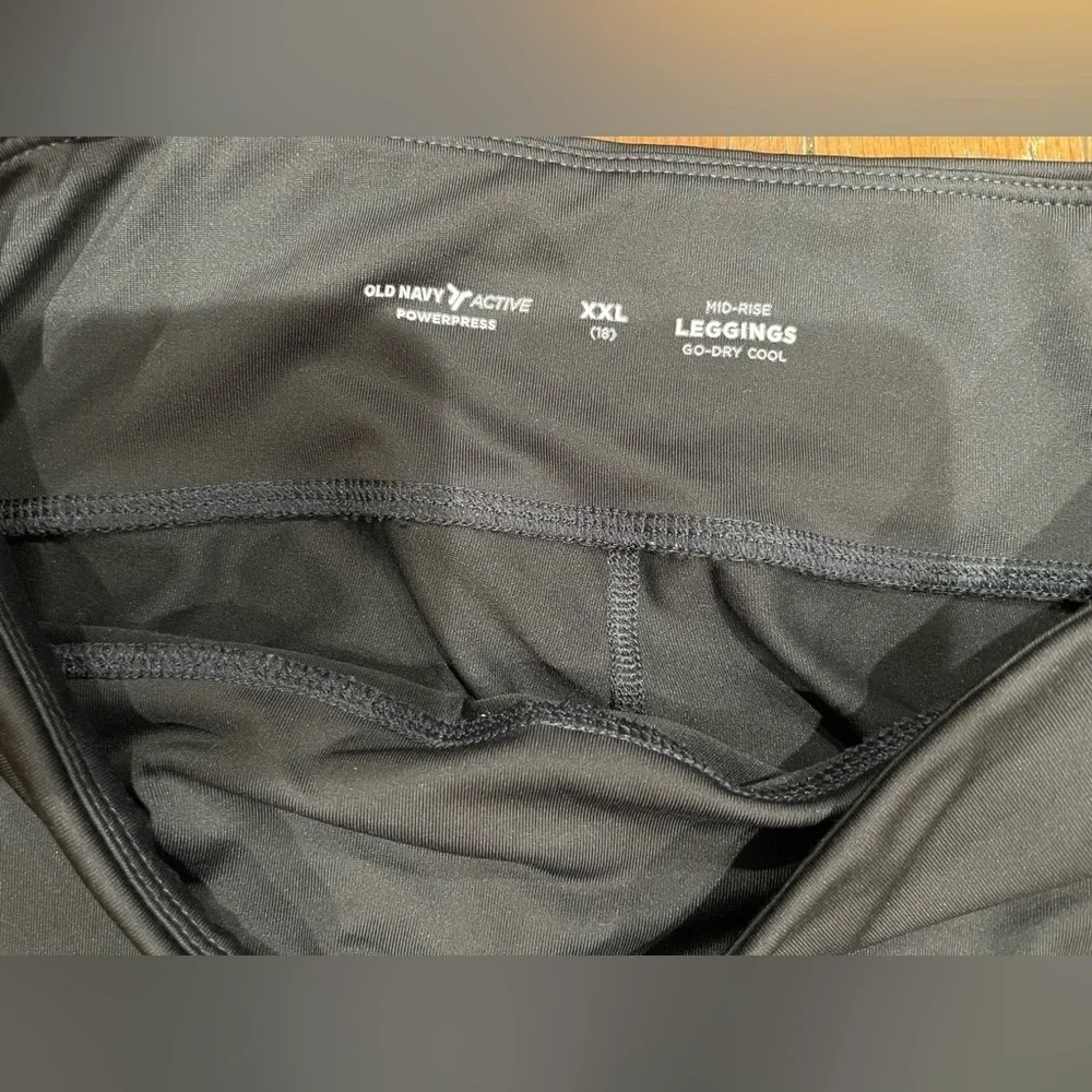 Old Navy Classic Black Leggings - Picture 5 of 5